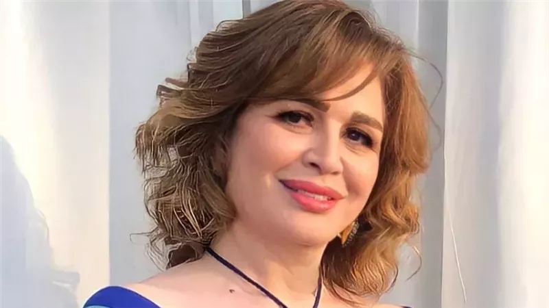 إلهام شاهين: «أكره السوشيال ميديا واللي رافعين موبيلاتهم في كل حتة»|فيديو