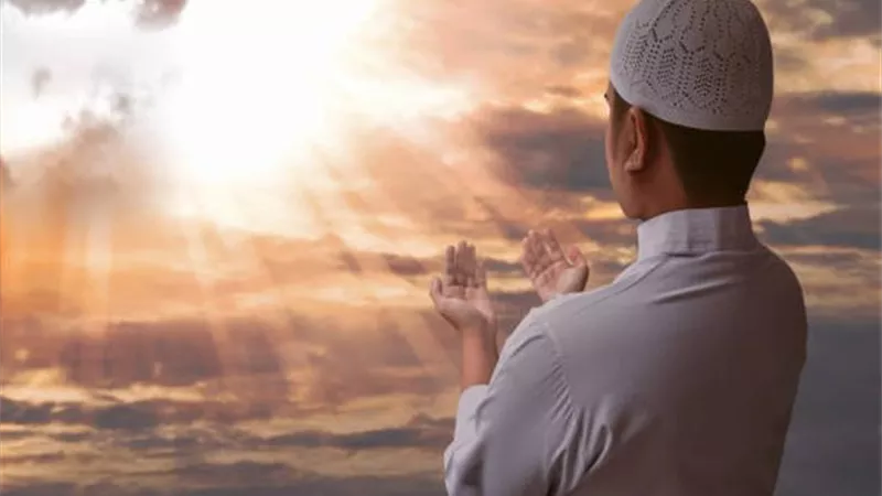 دعاء اليوم الثامن من رمضان 2026.. اللهم احيينا مستورين وأمتنا مستورين