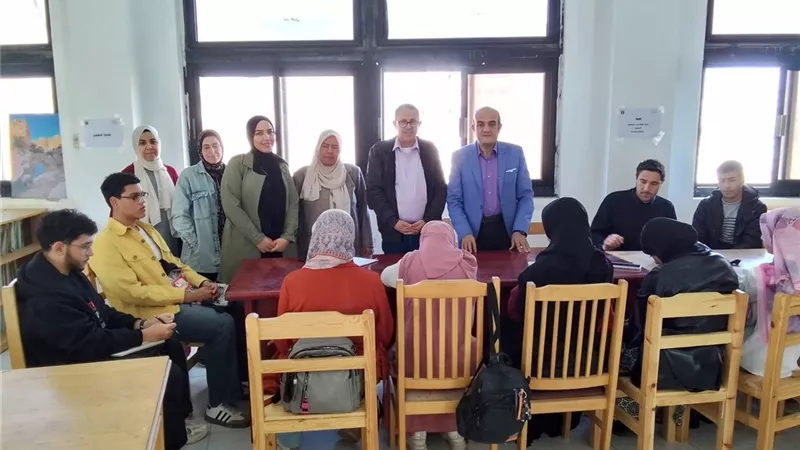 جامعة قناة السويس تطلق ورش «نادي الأدب» لصقل مواهب الطلاب