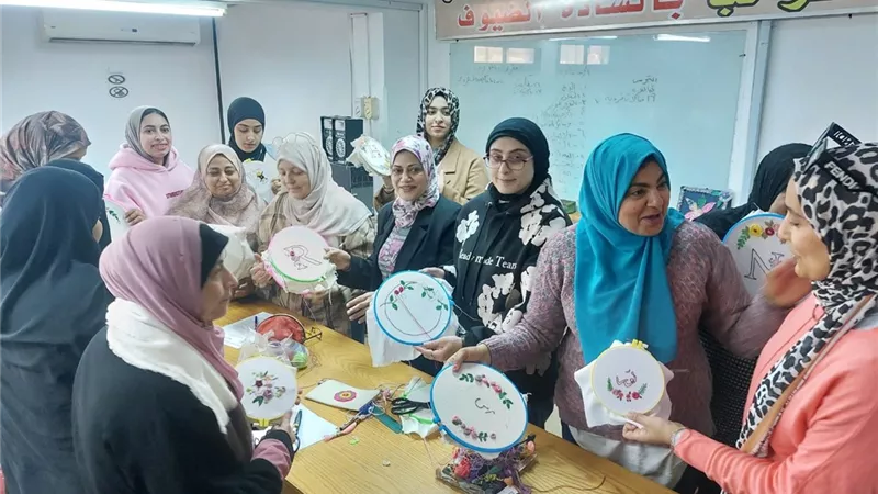 رئيس جامعة قناة السويس يطلق مبادرة «أنامل خضراء» لدعم المشروعات الصغيرة 