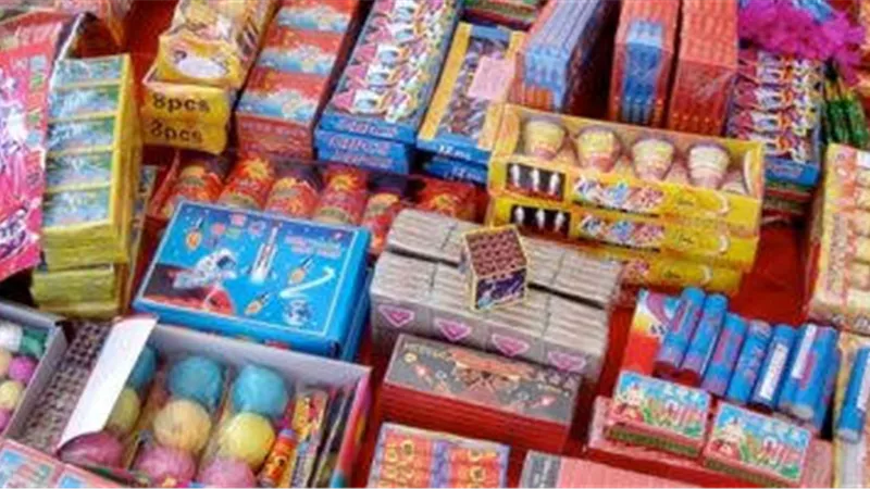 ضبط 6 آلاف قطعة ألعاب نارية محظورة بأسواق ومراكز الغربية