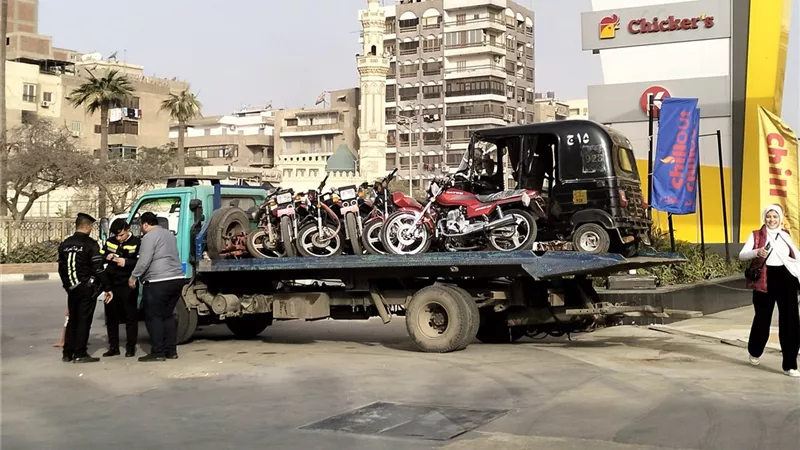 ضبط 175 مخالفة ومصادرة مركبات ودراجات دون ترخيص بالغربية