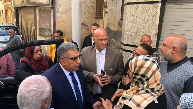 محافظ الدقهلية يتفقد مخابز المنصورة ويحرر محاضر نقص وزن 