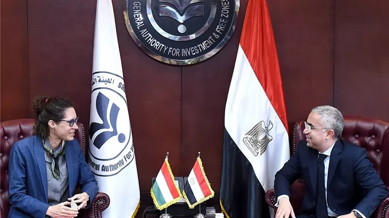 رئيس هيئة الاستثمار يبحث تعزيز التعاون مع سفيرة المجر بالقاهرة