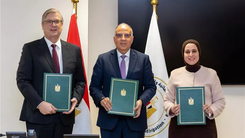 نائبة وزير الخارجية تشارك في مراسم التوقيع على اتفاقية لحماية الشواطئ
