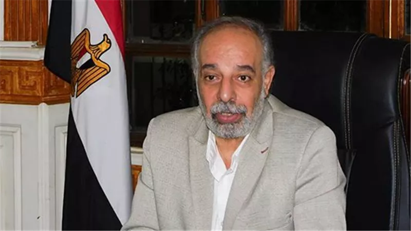 السبت.. عزاء ياسر صادق بمسجد عمر مكرم                                    