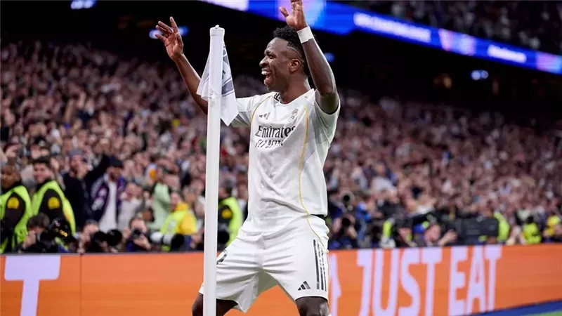 نجم ريال مدريد يواصل التألق الأوروبي برقم قياسي جديد