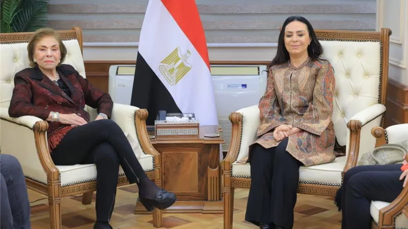 وزيرة التضامن تلتقي وفد مهرجان أسوان الدولي لأفلام المرأة