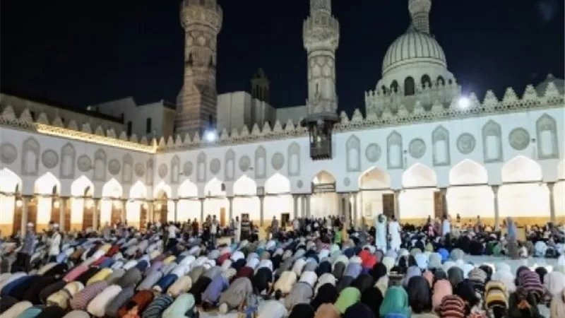 بث مباشر.. صلاة العشاء والتراويح من الجامع الأزهر في الليلة التاسعة