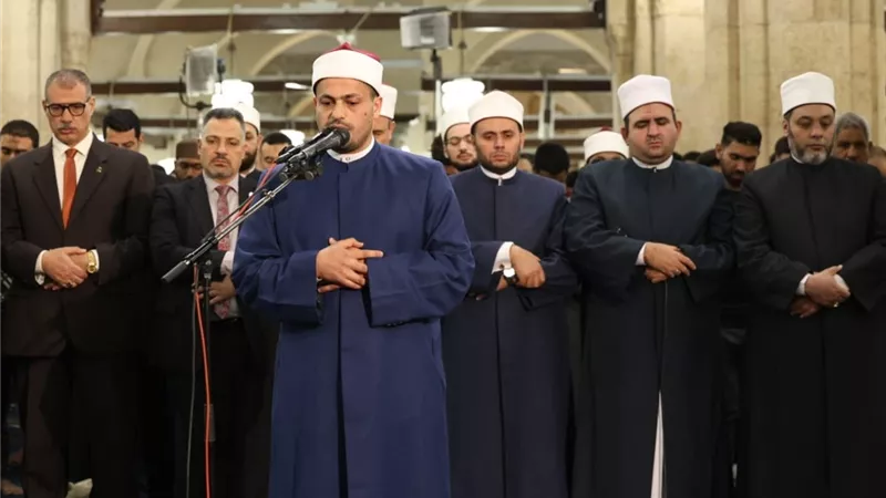 الجامع الأزهر يواصل لياليه العامرة بحضور آلاف المصلين من مصر والعالم