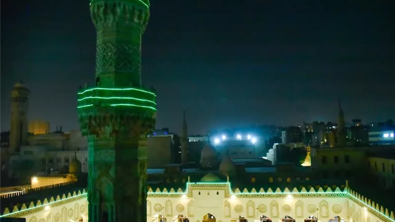 ماذا يقال عند سماع الأذان؟ ردد هذه الكلمات خلف المؤذن
