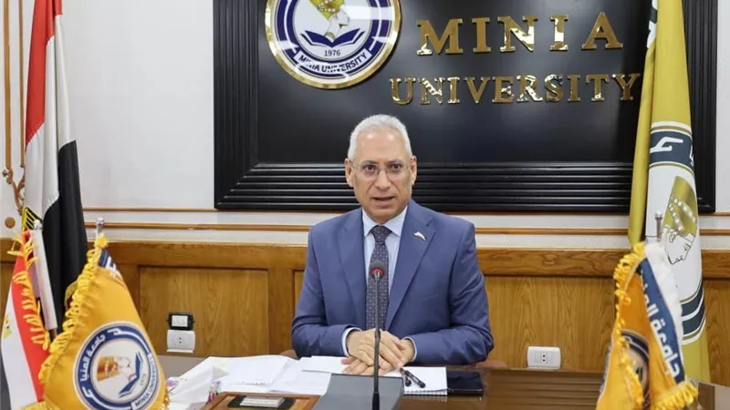 رئيس جامعة المنيا يشارك في اجتماع الوزير لمتابعة الدراسة بالجامعات الأهلية