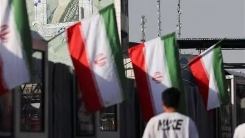 بعد الصين.. سنغافورة ونيوزلندا يحذران من السفر إلى إيران