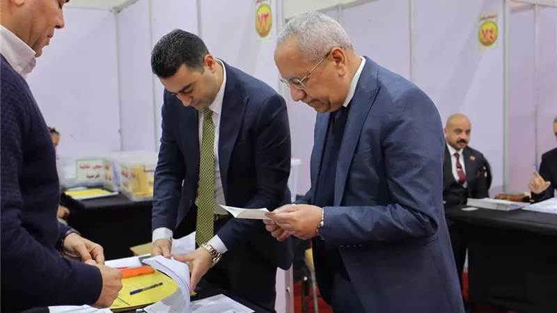 أمين عام نقابة المهندسين يُدلي بصوته في انتخابات مهندسي القاهرة