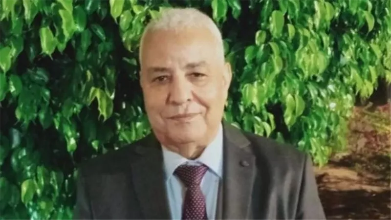 أخلع عباءة الشاعر على باب البيت وأحب المشاركة|حوار