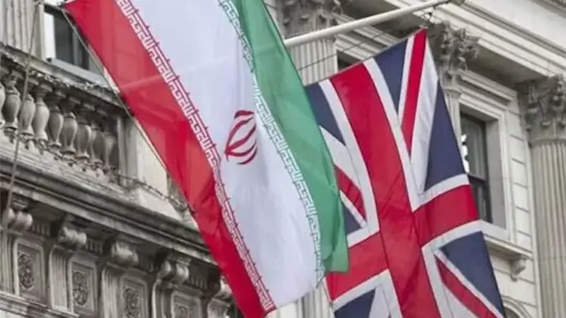 الحكومة البريطانية تسحب موظفيها مؤقتا من إيران
