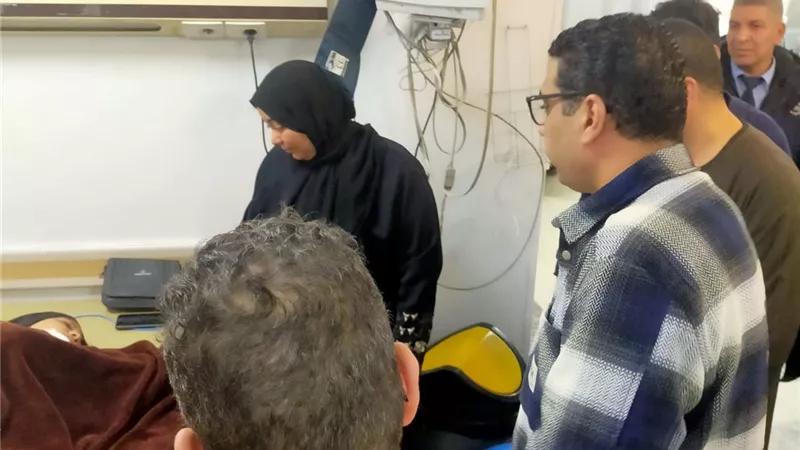 نائب محافظ الأقصر يزور مصابي ميكروباص أرمنت ويوجه برعايتهم