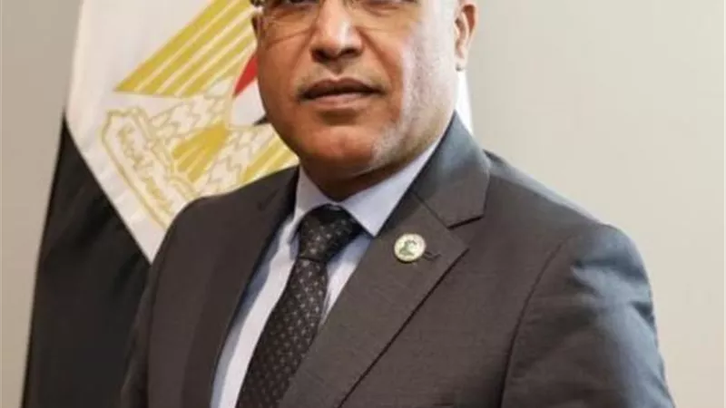 رئيس نقابة البترول يهنئ الرئيس السيسي بذكرى العاشر من رمضان