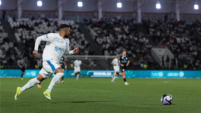 الهلال ينجو من مطب الشباب ويواصل المنافسة على صدارة دوري روشن