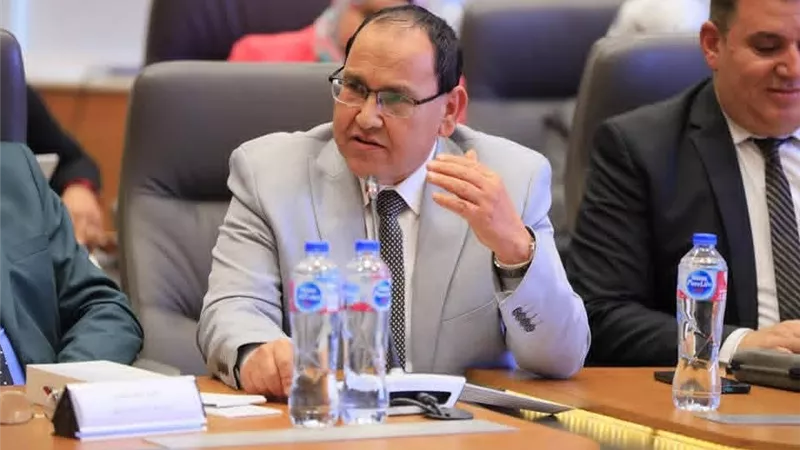 رئيس مجلس الأمناء بالمنيا يكشف كواليس مبادرة دعم نظافة المدارس