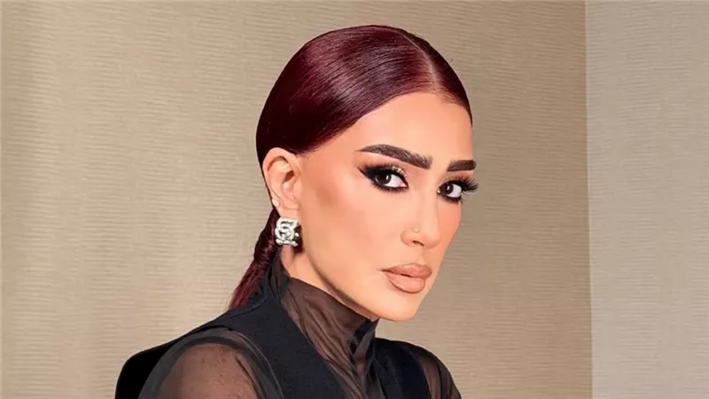 «ست أصيلة».. الجمهور يشيد بموقف غادة عبد الرازق في جنازة والد مي عمر