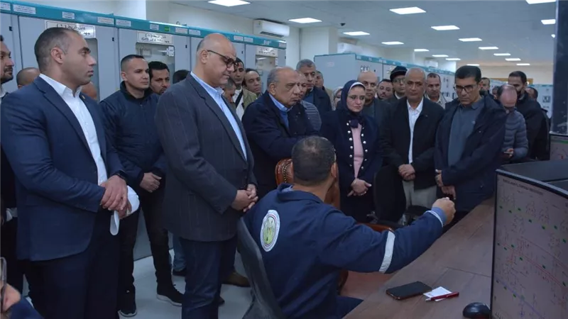 وزير الكهرباء يفتتح محولات برج العرب لتعزيز استقرار الطاقة
