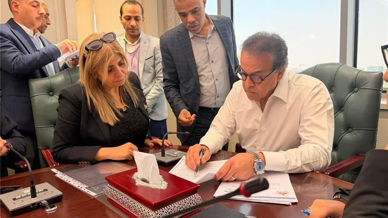 النائبة أميرة فؤاد تلتقي وزير الصحة لبحث إنقاذ مستشفى حلوان  