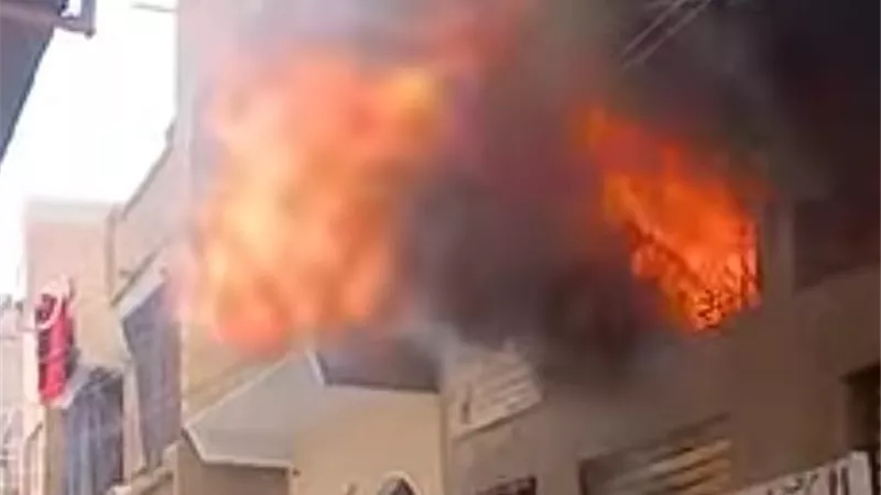  حريق مفاجئ يلتهم عيادة طبيبة أنف وأذن في الفيوم 