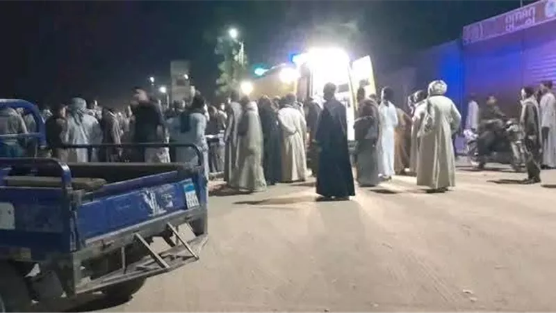 إصابة 3 أشخاص في حادث تصادم بين دراجتين ناريتين جنوب محافظة الأقصر