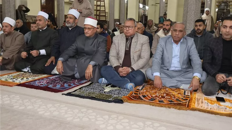 السكرتير العام المساعد لـ سوهاج يشهد احتفالية الأوقاف بانتصار 10 رمضان