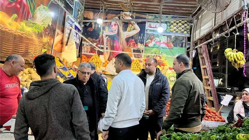 محافظ الدقهلية يتفقد معرض المحافظة الدائم ومنافذ بيع السلع 