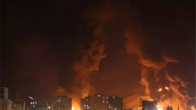 الجيش الإسرائيلي يعلن استهداف 30 موقعا بإيران