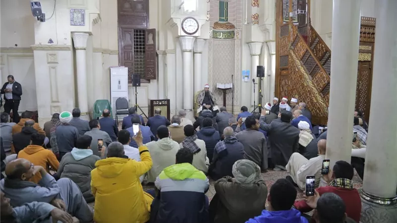 بحضور محافظ قنا.. الأوقاف تحتفل بانتصارات العاشر من رمضان بمسجد القنائي