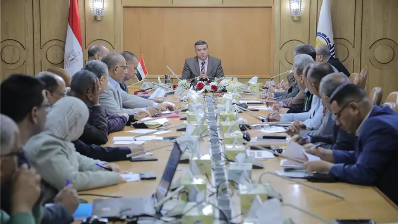«طرق وإنارة وبيئة في الصدارة».. خطة جديدة لتحسين الخدمات بقنا