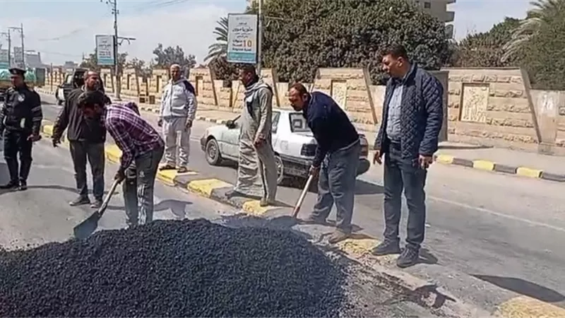 رئيس مدينة المنيا يتابع إجراءات تعزيز السلامة على كوبري النيل