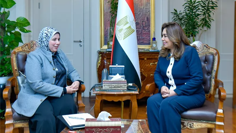 وزيرة البيئة: نسعى لتنفيذ برامج تدريبية متخصصة للعاملين بالمحافظات