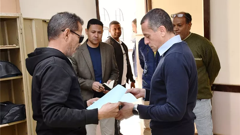  مخالفات مالية لمدرستي النور والأمل بأسوان.. وإحالة المسؤولين للنيابة