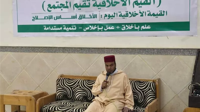 ورش عمل تطبيقية عن الأخلاق والقيم المحمدية في جلسات منتدى دندرة الثقافي 