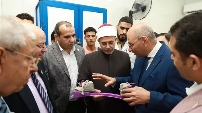 مجانًا.. طب بنات الأزهر تدرب أطباء الجامعات على علاج القدم الحنفاء للأطفال