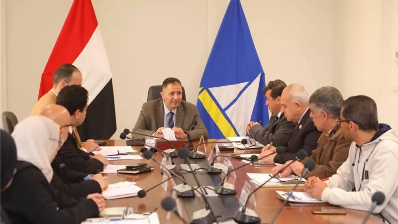 محافظ دمياط يرأس اجتماعًا لمناقشة ملف تقنين أراضى الدولة