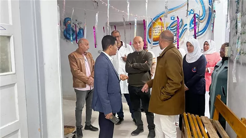 وكيل صحة الأقصر يتفقد وحدة رعاية الطفل بإسنا 