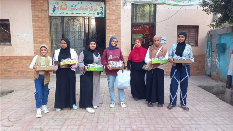 مبادرة «تمرة على الأذان».. وجبة خفيفة للصائمين على الطريق بأسيوط