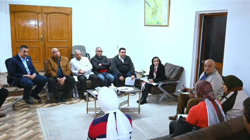 محافظ البحيرة تبحث مشاكل واحتياجات وادي النطرون بحضور جميع القيادات