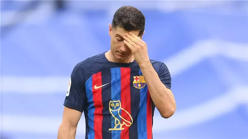 بديل ليفاندوفسكي.. هل يمنح جوارديولا برشلونة هدية هجومية؟