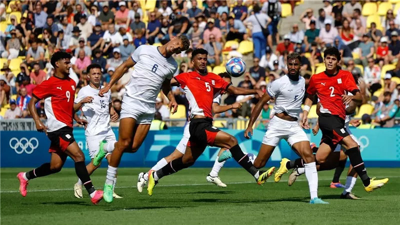 قطر تعلق جميع النشاطات الرياضية..  موقف مباراة مصر وإسبانيا 