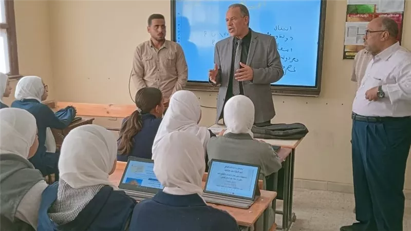 لطلاب 