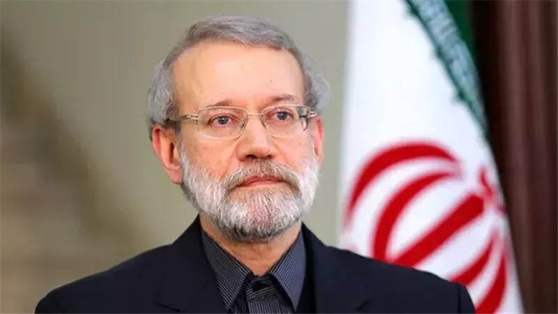 علي لاريجاني يؤكد رفض التفاوض.. ويتهم ترامب بجر المنطقة للفوضى