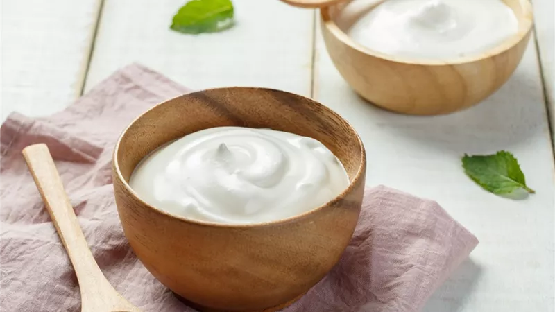 الزبادي الأبرز.. أطعمة تحتوي على كالسيوم أكثر من الحليب