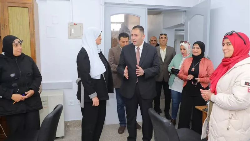 محافظ دمياط يتابع الموقف التنفيذي لمشروعات هيئة الأبنية التعليمية 