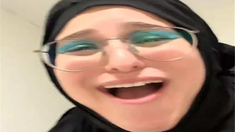 إسرائيلية يهودية تهرب بالحجاب فرارا من صواريخ إيران|فيديو
